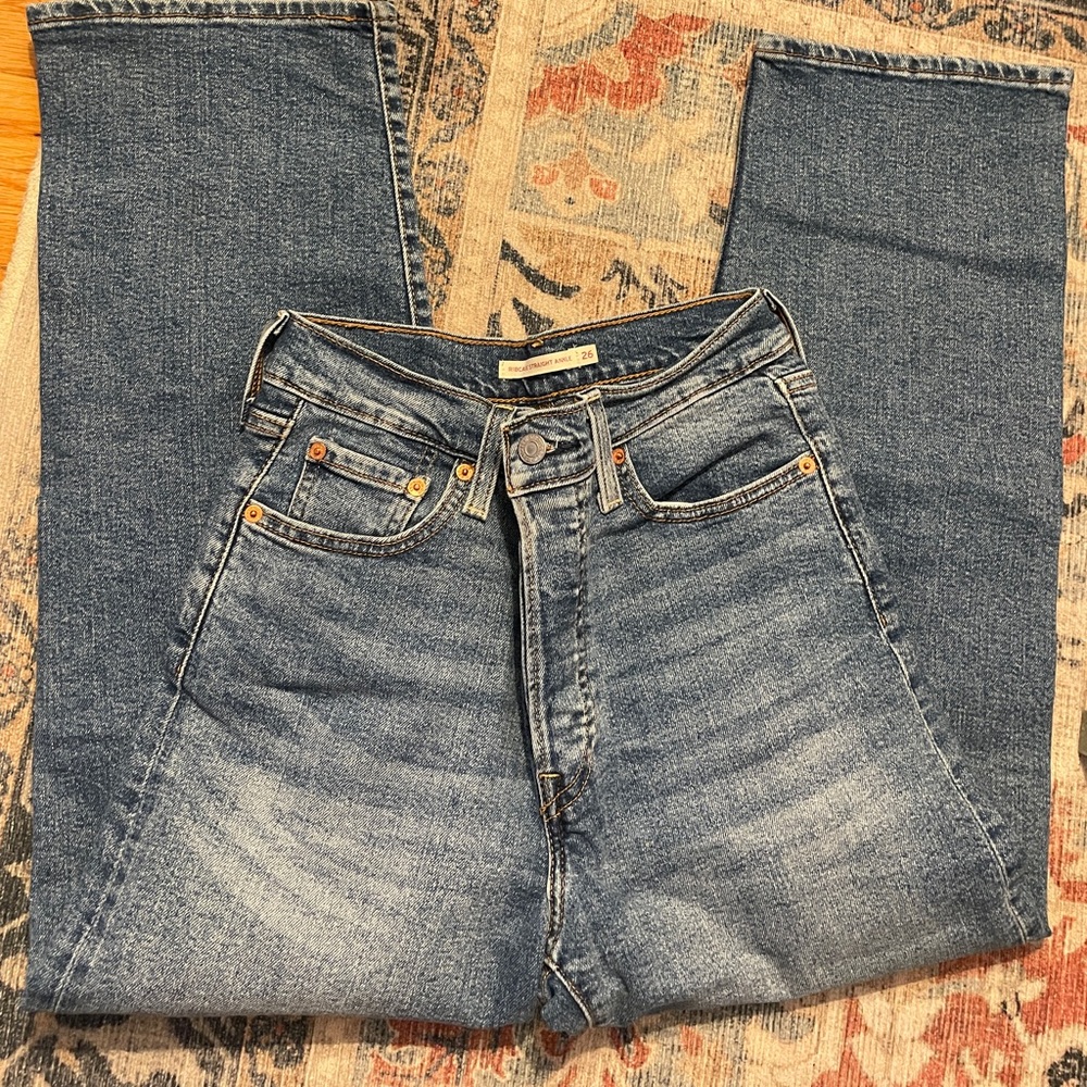 Levi’s Ribcage Straight Ankle size 26